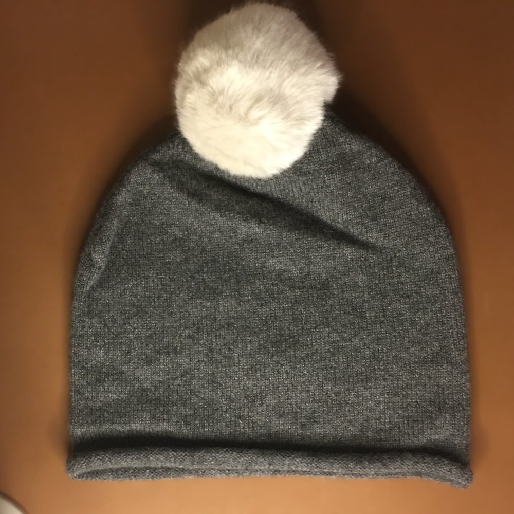ππππ β³ ππππ 100% Cashmere Palla de Neve Grey Pom-Pom Beanie Cap - NEW!!! - Picture 9 of 11